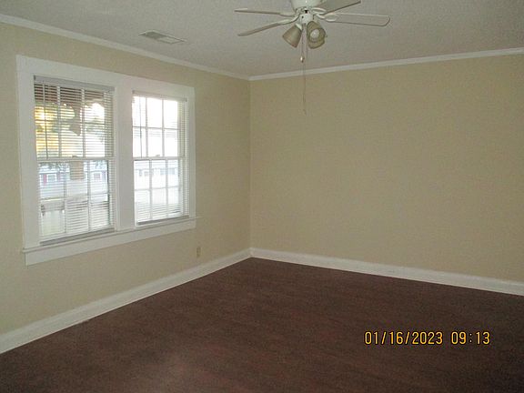 5th image of 7 Newberry Dr