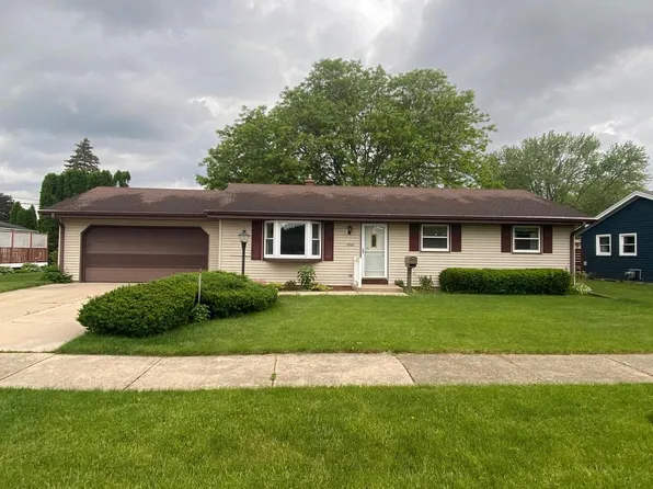 1711 Greenwich Lane, Janesville, WI 53545