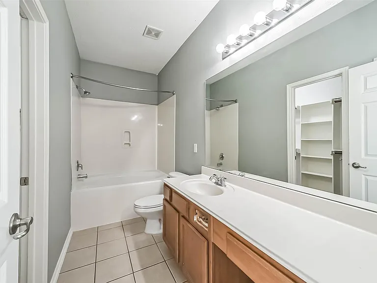 8726 Old Maple Ln — Photo 20