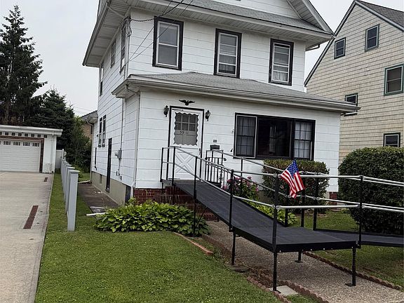 3rd image of 39-11 215th Street