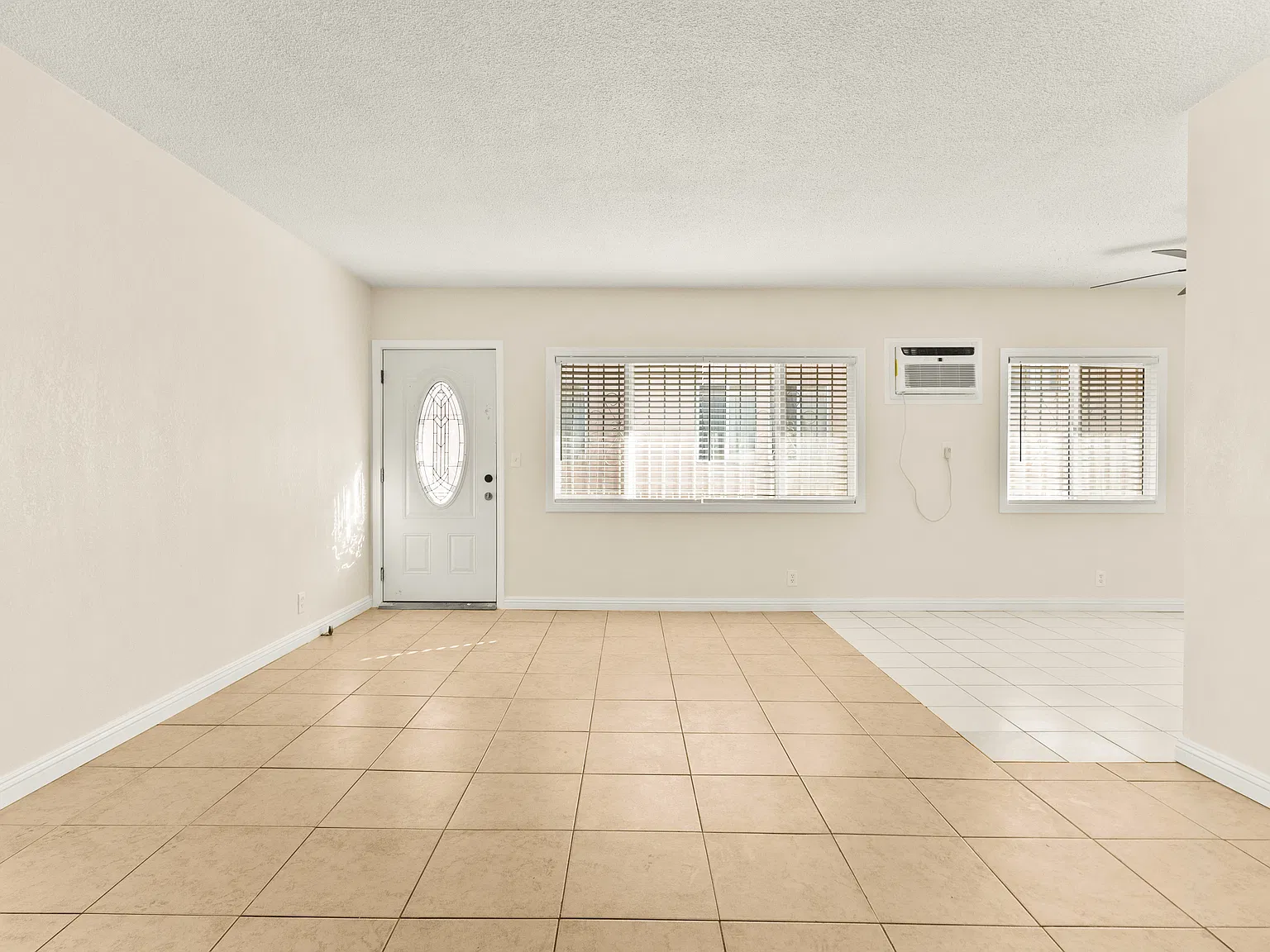 616 N Saint Andrews Pl — Photo 2