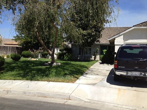 2nd image of 832 Mesa Ct