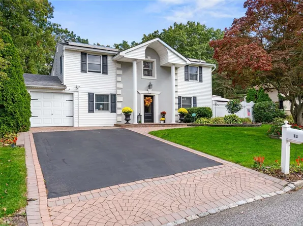 11 Beach Avenue, Port Jefferson Station, NY 11776