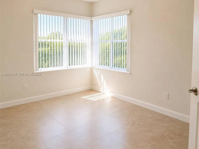 4036 SW 9th Ter #4038 — Photo 5