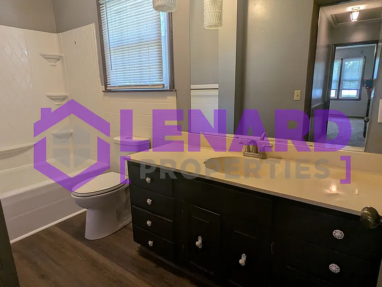 1004 E Auburn Pl — Photo 13
