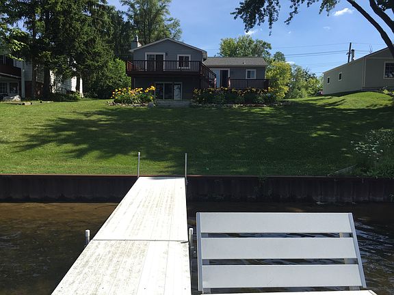 5th image of 10099 Graham Dr