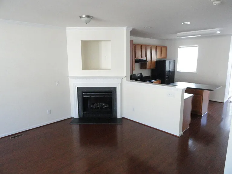 1532 Haywards Heath Ln — Photo 3