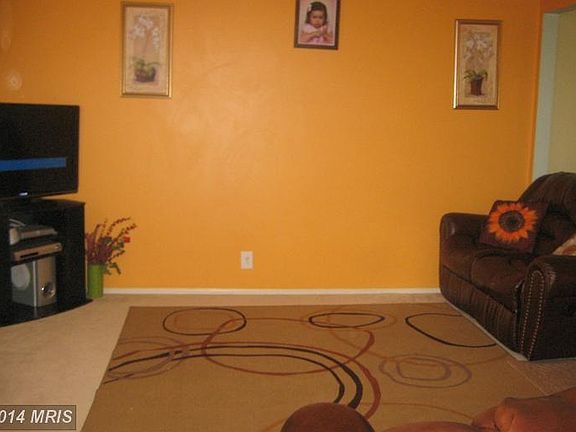 4th image of 120 N Sterling Blvd