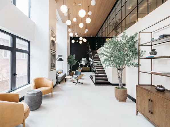 400 East 67th Street image 10 of 17