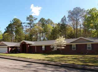 36 Foxley Rd, Anniston, AL 36205