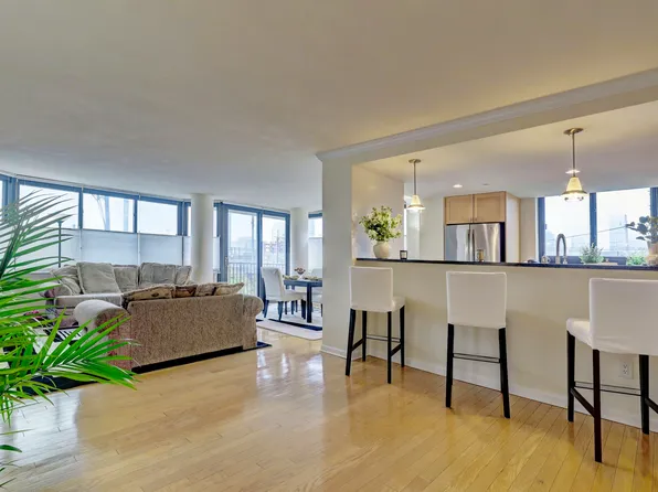 700 Grove Street image 1 of 35