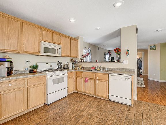 3rd image of 8305 Transvaal Blue St