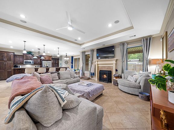 3rd image of 153 Fox Chase Cir