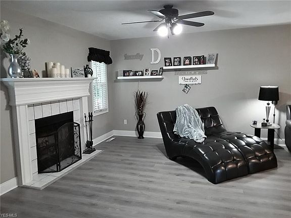 3rd image of 3713 Fernwood Dr