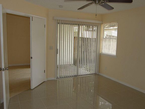 3rd image of 3295 Cloverplace Dr
