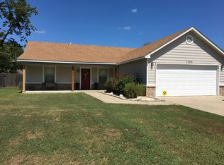 1205 SE 3rd St, Wagoner, OK 74467