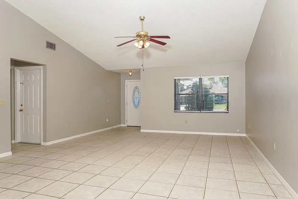 3 bed, 2.0 bath, 1536 sqft, $2,180 — Photo 4