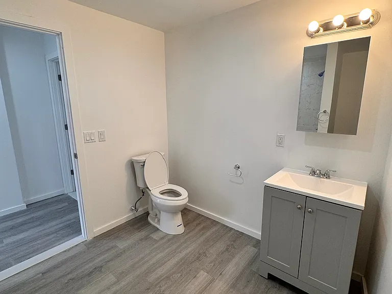 2250 Butler St #103 — Photo 10