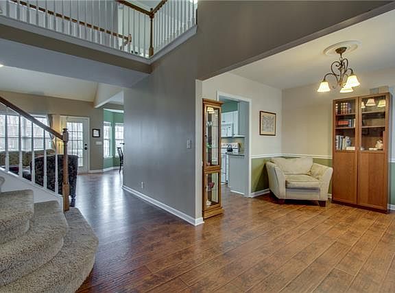 2nd image of 3115 Bush Dr