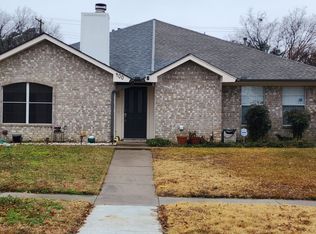 400 Crowe Dr, Euless, TX 76040