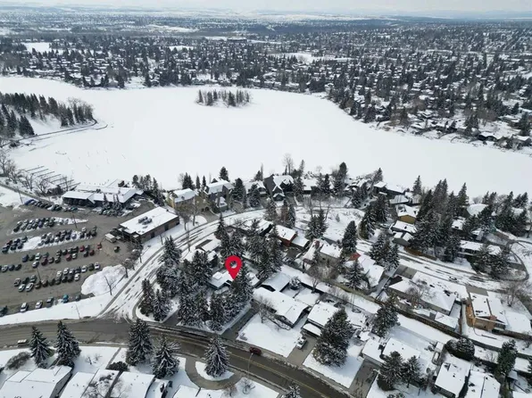 727 E Lake Bonavista Dr SE, Calgary, AB T2J 0M8