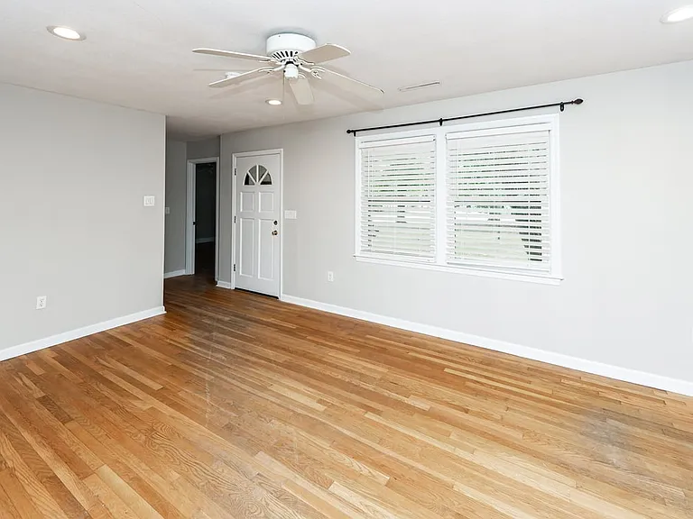 838 Fred St — Photo 57