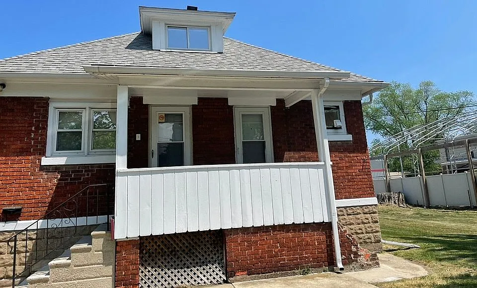 601 E Barker Ave photo 1