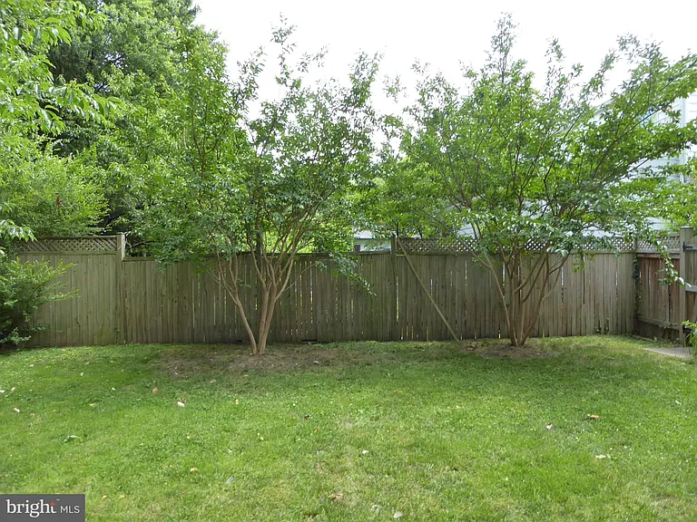 323 S Adams St — Photo 40