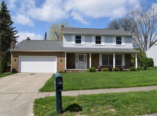 5877 Blythefield Dr, East Lansing, MI 48823