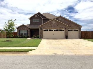 211 Devonshire Ave, Lowell, AR 72745