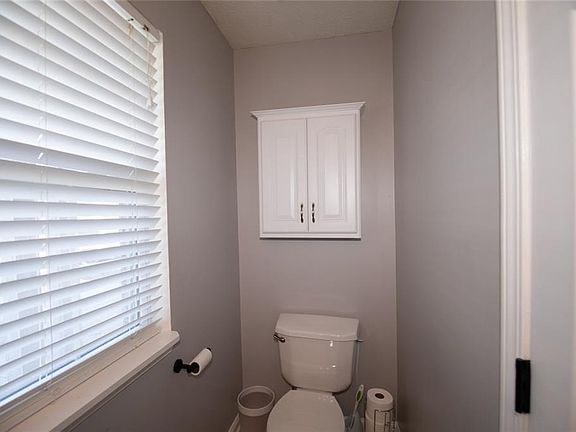 5th image of 3011 Stillcrest Ln