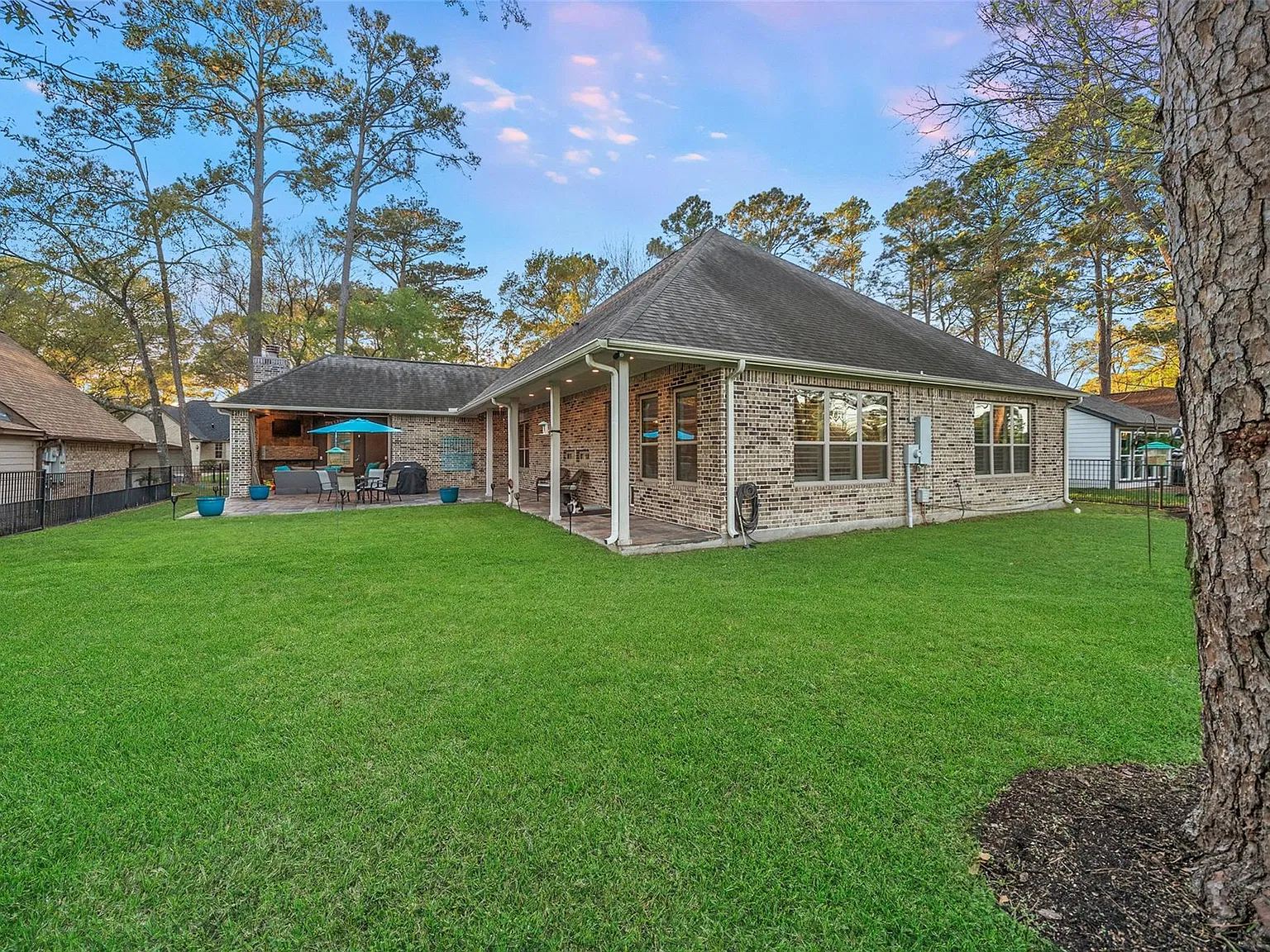 4 bed, 3.0 bath, 2144 sqft, $3,200 — Photo 4