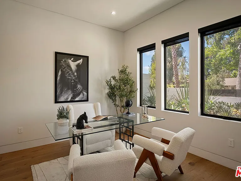 14812 Morrison St — Photo 27