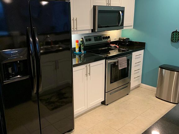 2nd image of 204 Park Blvd #804