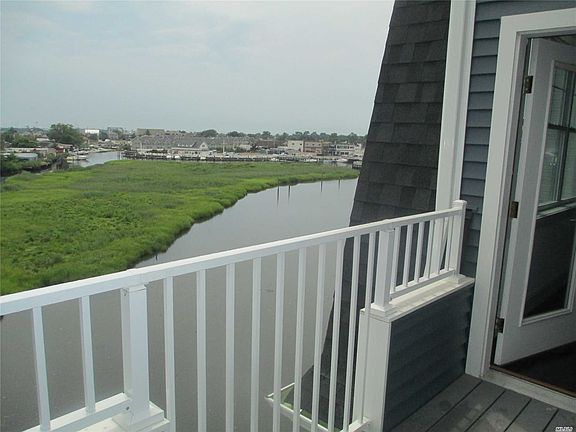 3rd image of 237 Marina Pointe Dr Floor 4