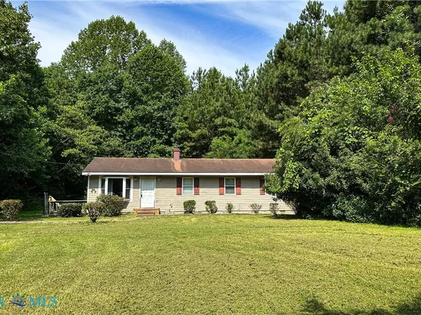 449 Gaskins Rd, Weems, VA 22576