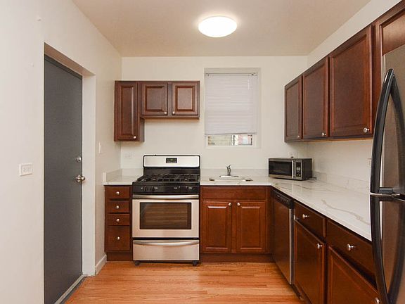 2nd image of 4612 N Hermitage Ave APT 3W