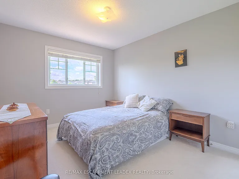 26 Olivia Pl — Photo 20