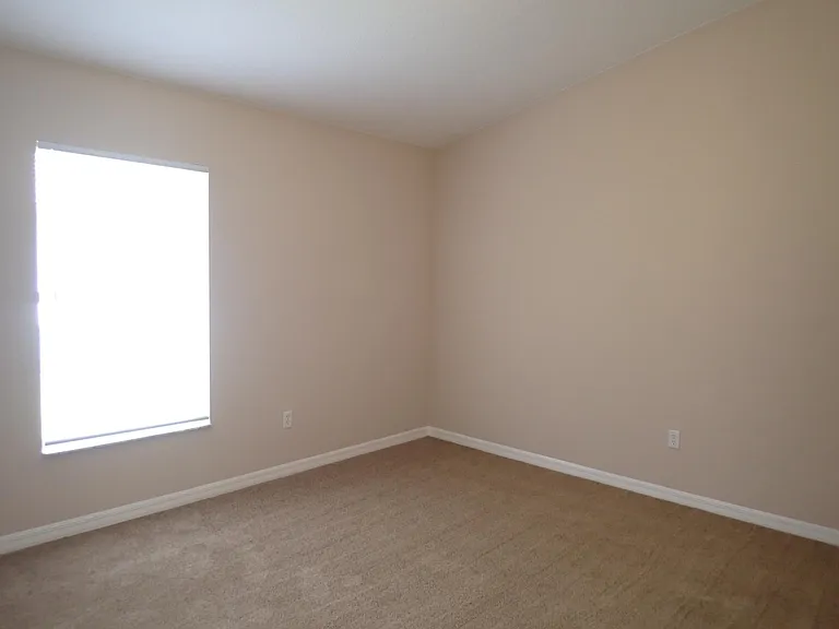 132 Berkshire Ln — Photo 14
