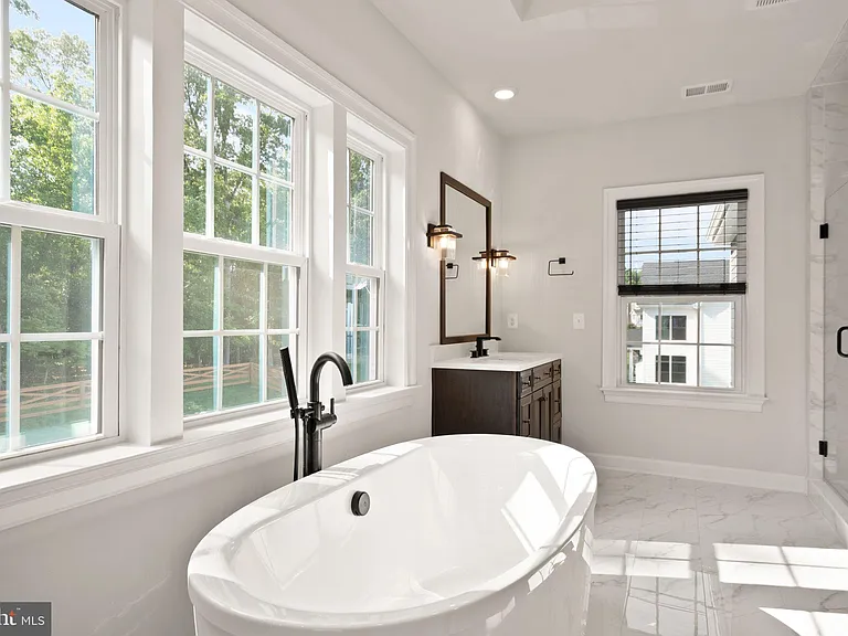 23297 Hastings Ridge Ct — Photo 51