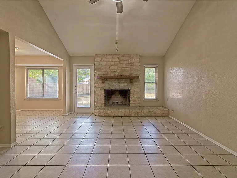 914 Garden Meadow Dr — Photo 9