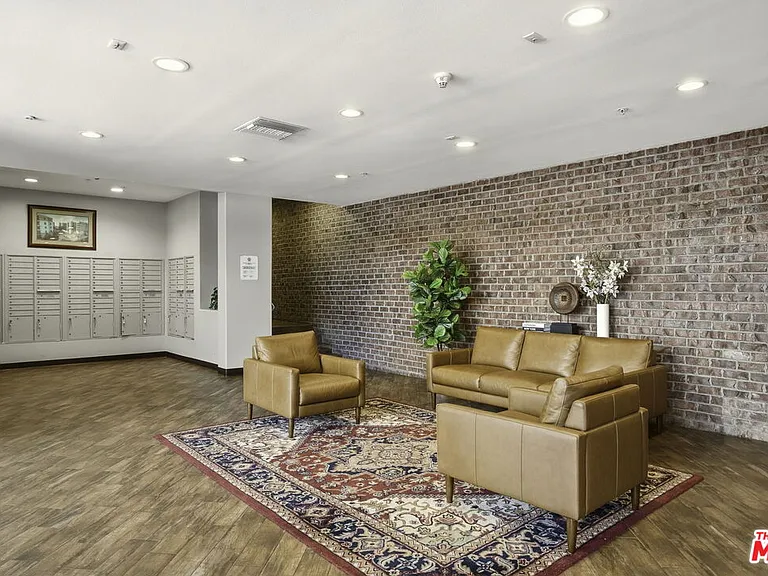 3740 Santa Rosalia Dr #223 — Photo 22