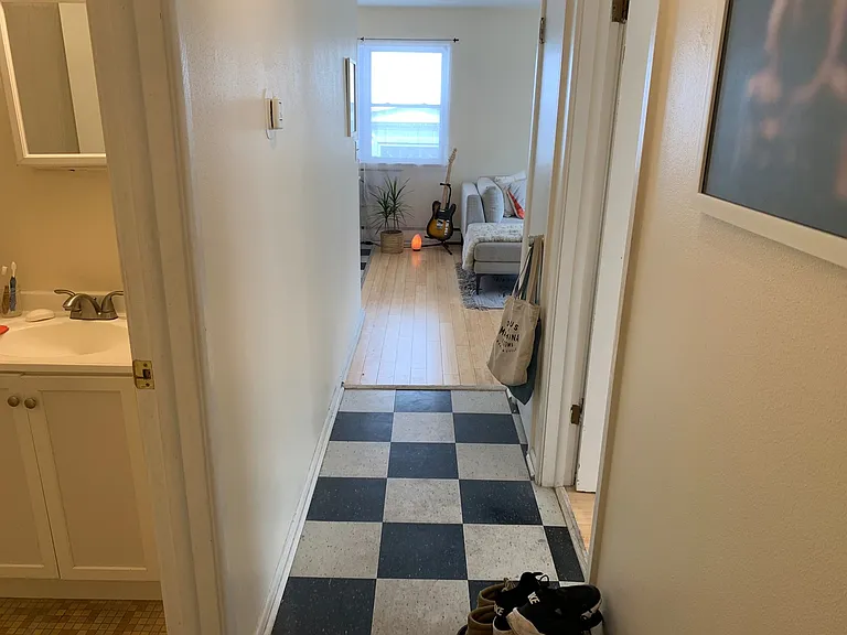 1004 E Pleasant St — Photo 6