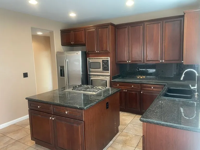 5645 Breckenridge St — Photo 13