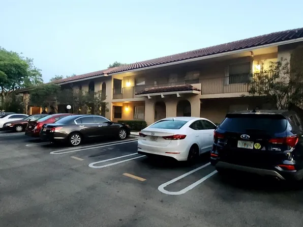 9160 NW 40th St #202-1, Coral Springs, FL 33065