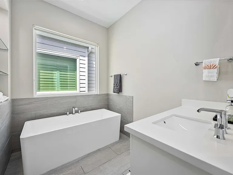5821 Kansas St — Photo 23