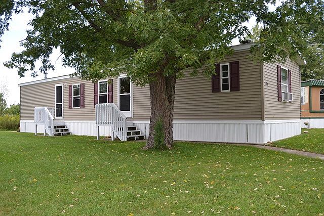1st image of 816 Belle Aire St