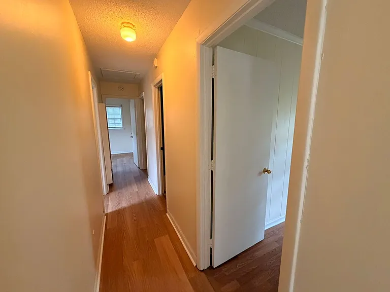 112 Anthony St — Photo 13