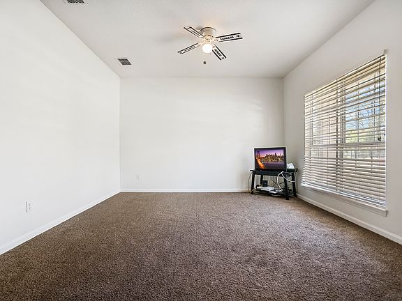 4th image of 9109 Jennifer Blvd