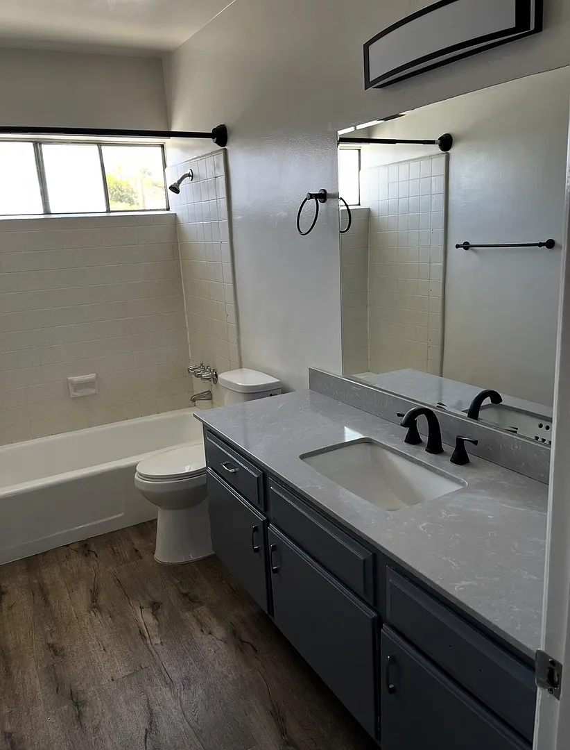 3620 S PACIFIC AVE — Photo 4